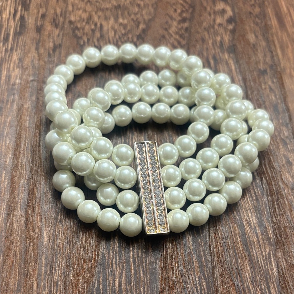 Premier Designs Pearl Bracelet with Gold and Silver Accents